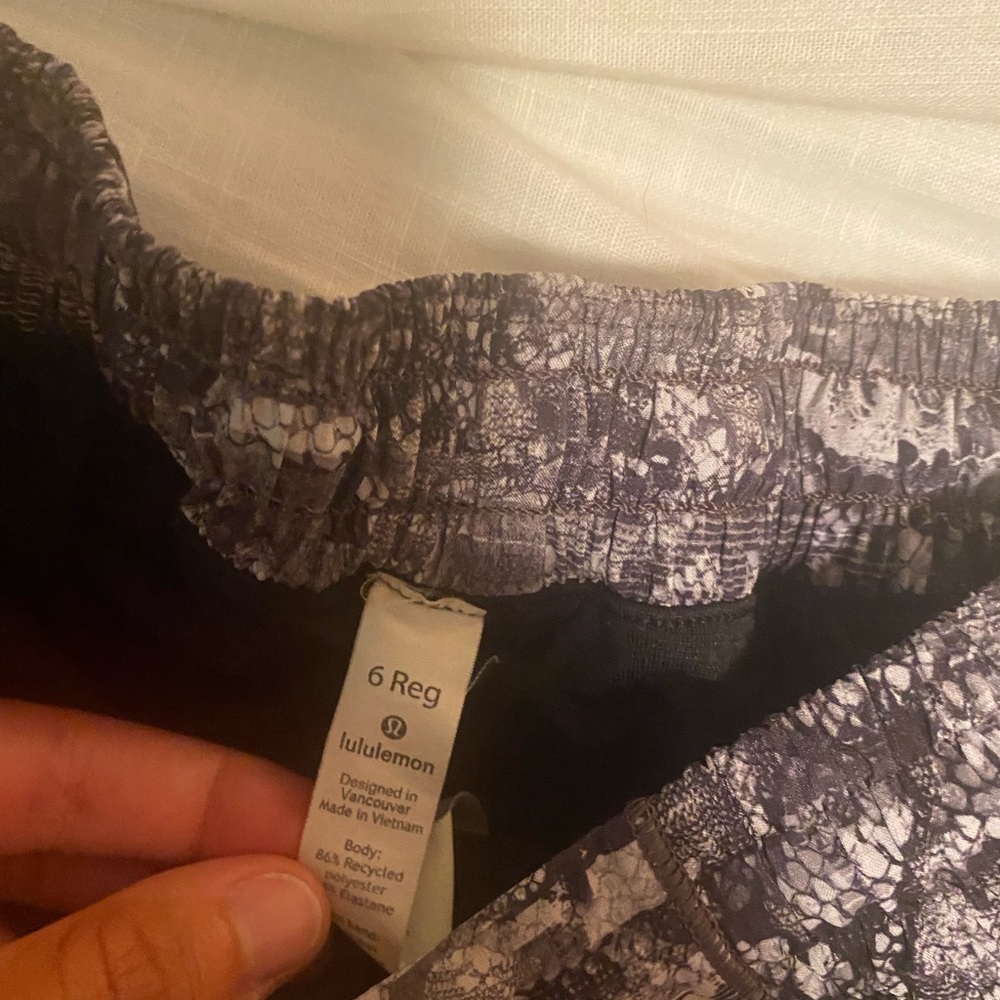 Lululemon hotty hot shorts - Picture 2 of 3